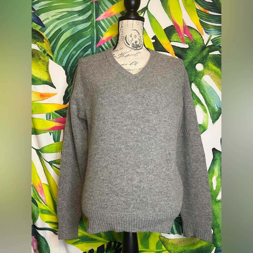 Vintage Bengal Lancer Women’s 100% Lambswool V Neck Fall Winter Office Sweater